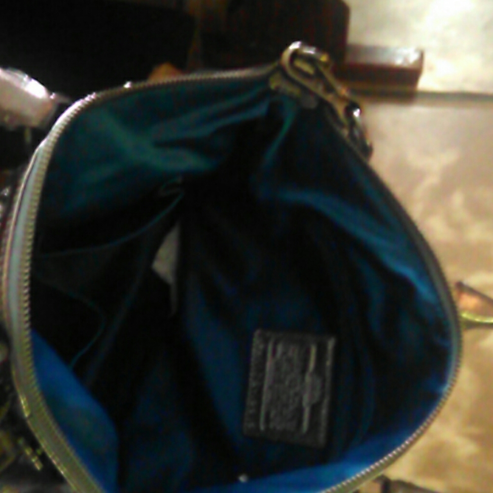 A brand new coach bag - Picture 4 of 4